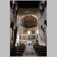 Basilica dei Santi Quattro Coronati di Roma, photo Sailko, Wikipedia.jpg